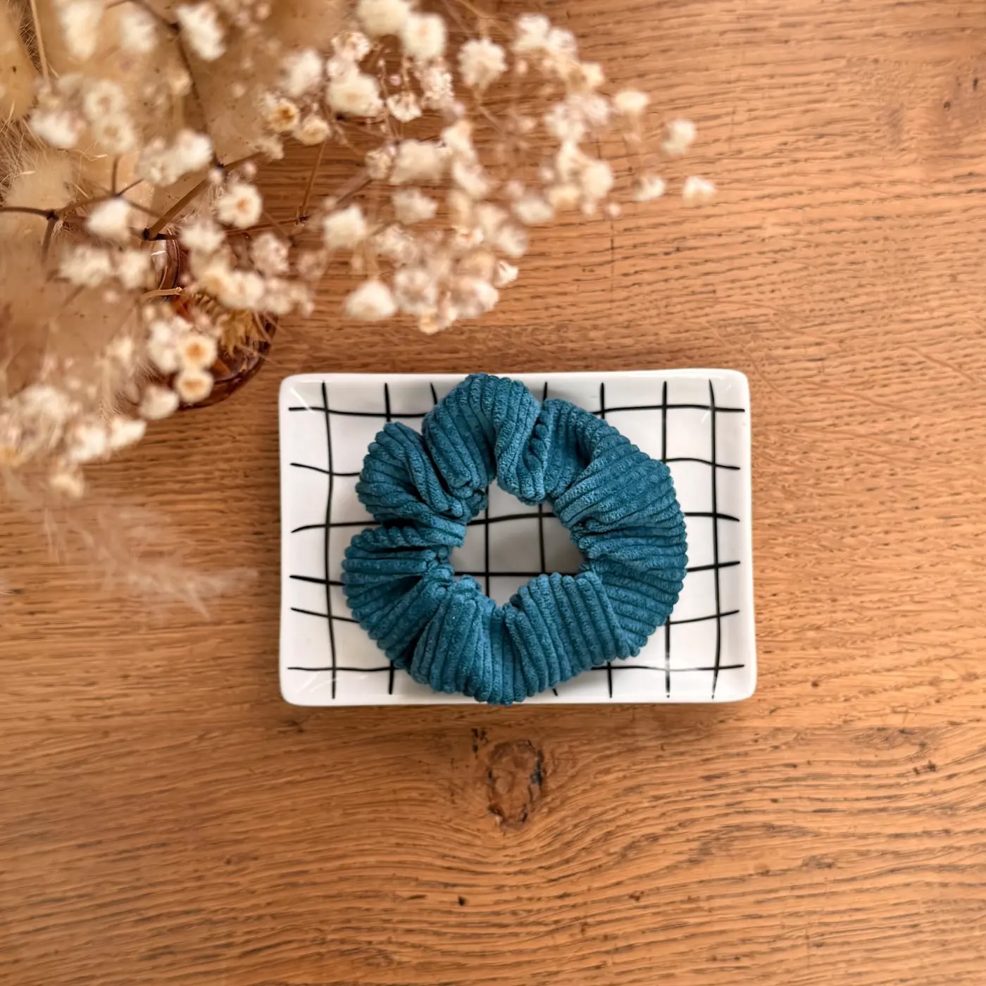 chouchou en tissu velours côtelé couleur vert canard