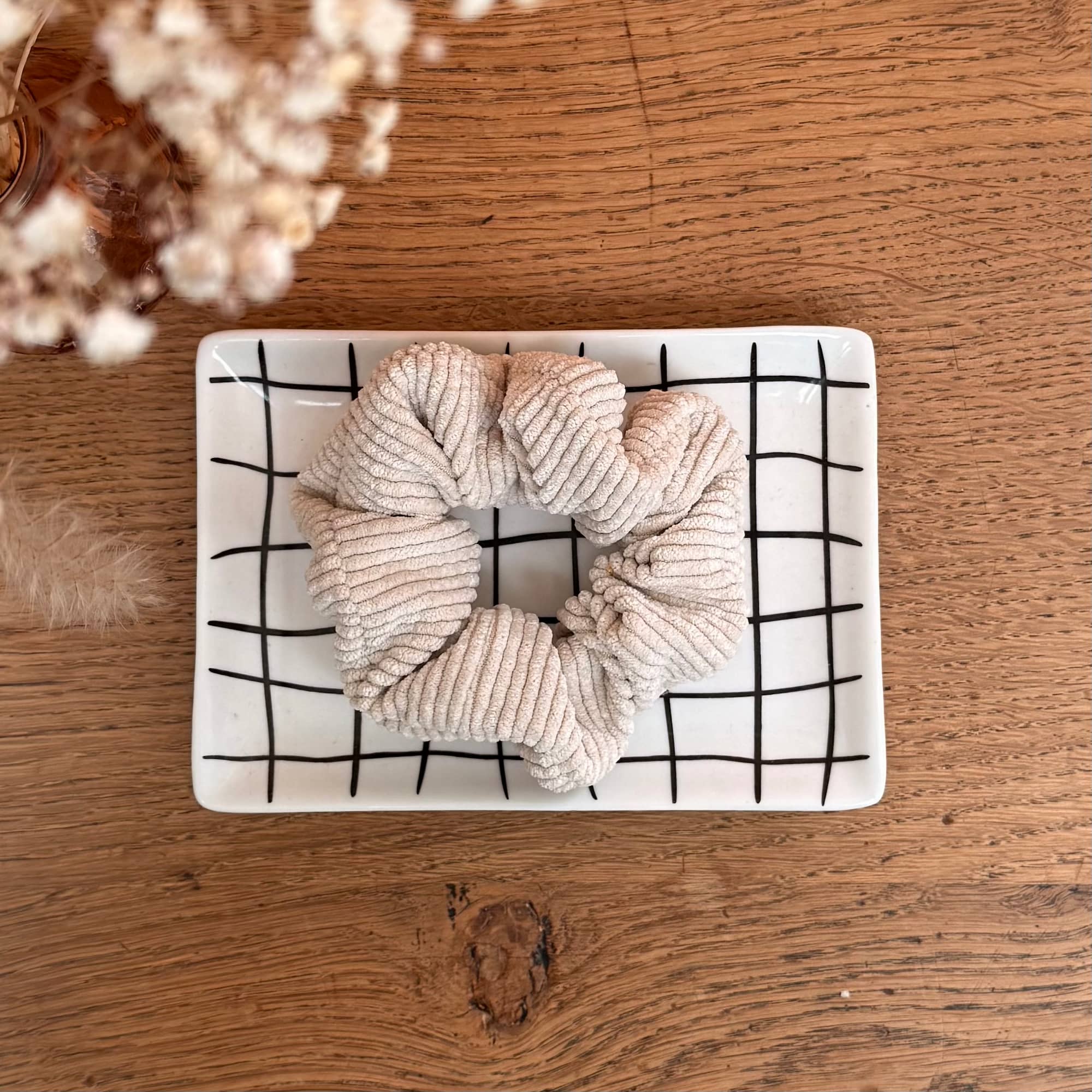 chouchou en tissu velours côtelé couleur ivoire