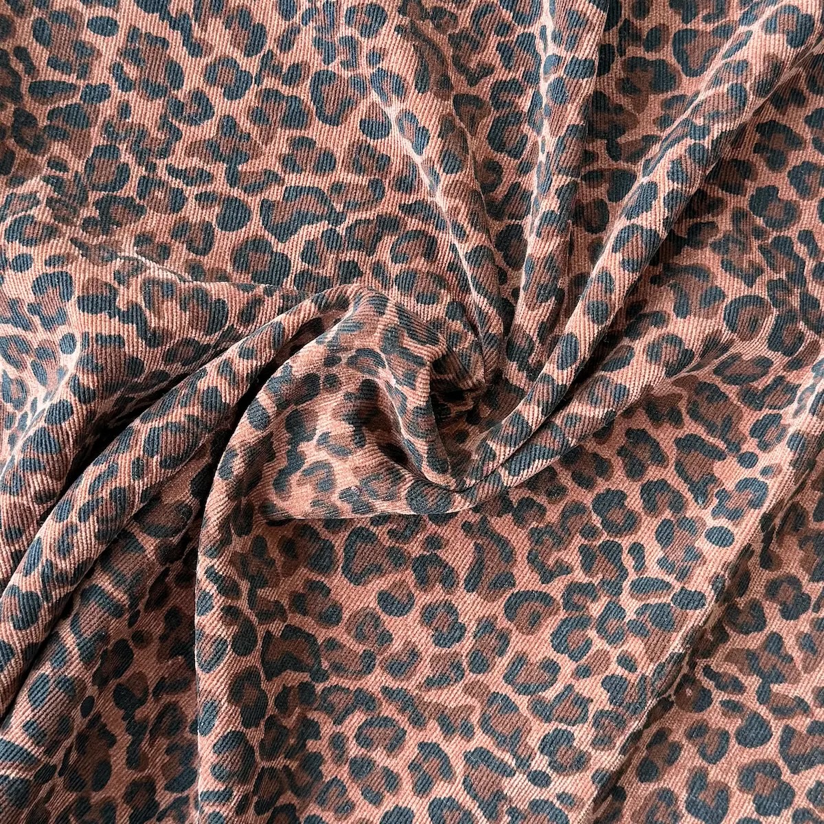 Tissu velours côtelé léopard